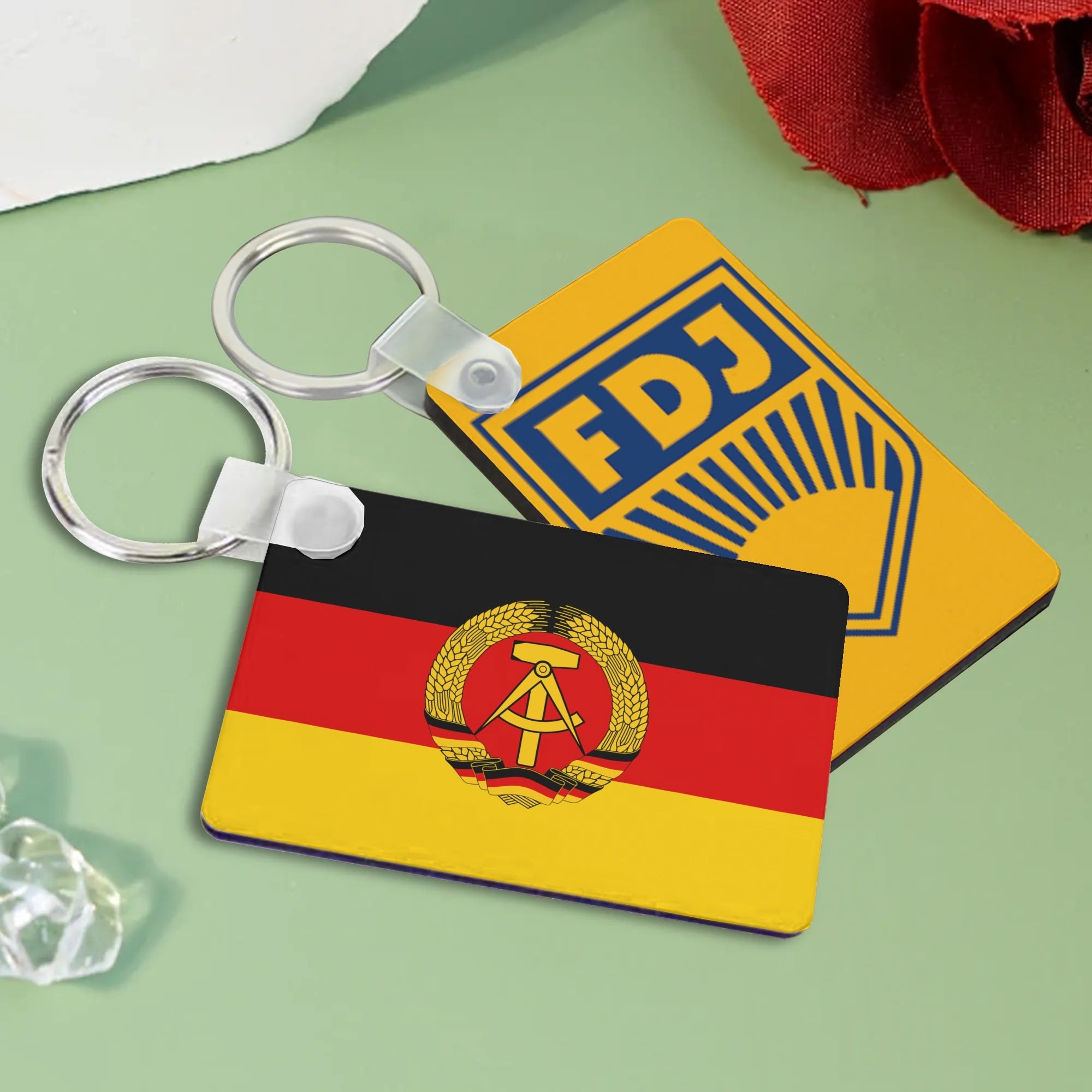 FDJ Schlüsselanhänger – FDJ & DDR Flagge auf beiden Seiten