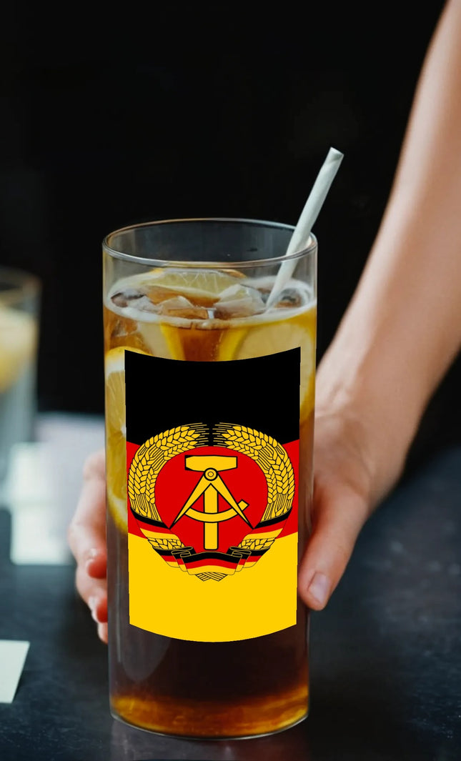 DDR-Glas mit Staatswappen