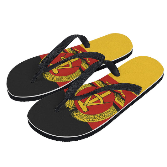 DDR Flipflops – Kultige Badeschlappen mit Flagge & Staatswappen