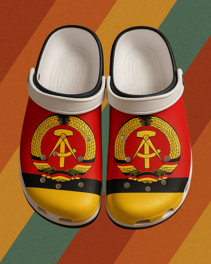 DDR Clogs mit Wappen – Bequem & Atmungsaktiv