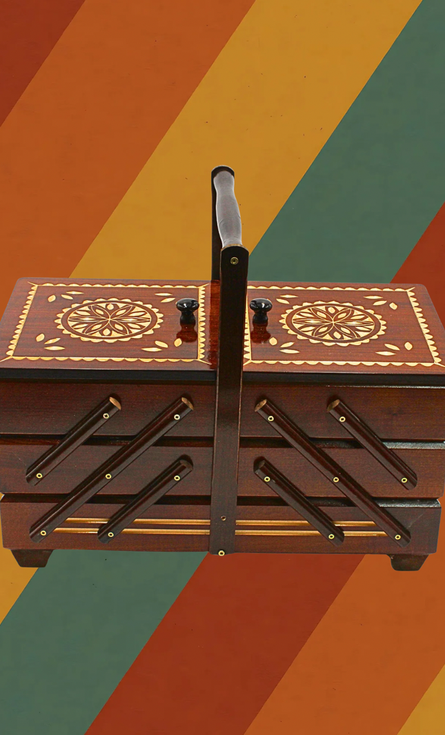 Omas Nähkästchen - Echt Eiche, 7 Fächer & für die Ewigkeit