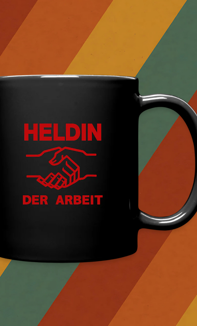 Tasse Heldin der Arbeit – DDR-Ehrentitel mit Stil