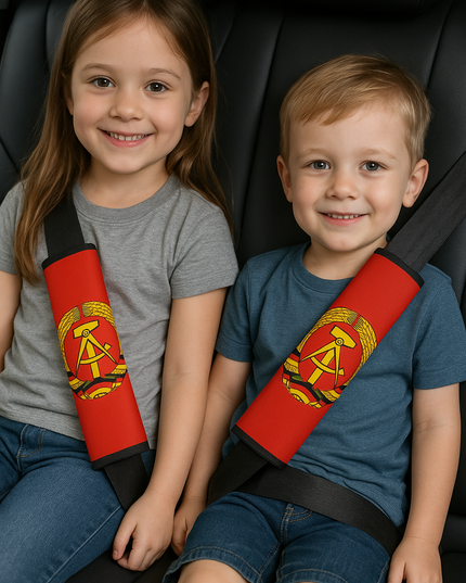 DDR Gurtpolster Auto mit Fahne