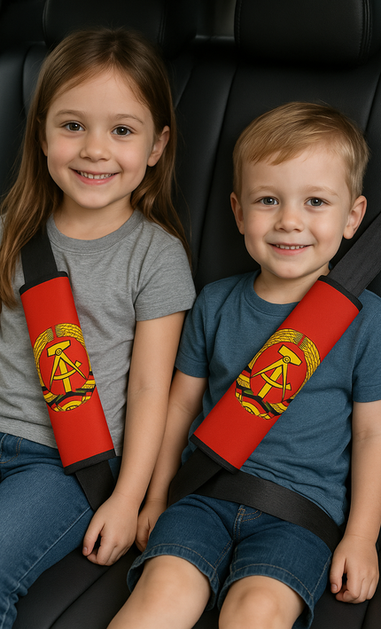 DDR Gurtpolster Auto mit Fahne