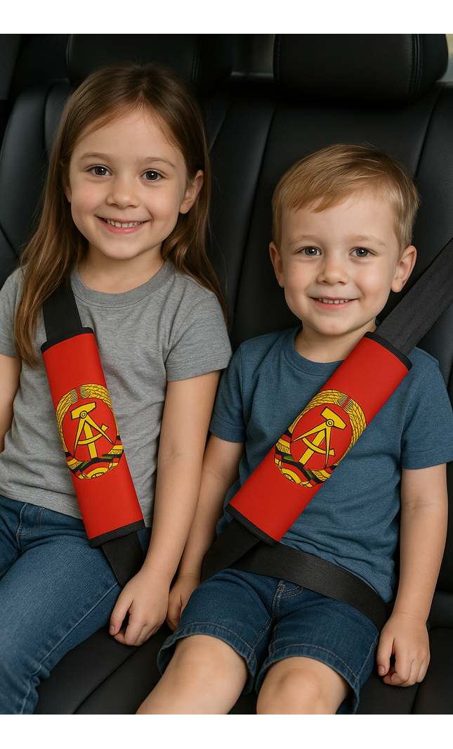 DDR Gurtpolster Auto mit Fahne