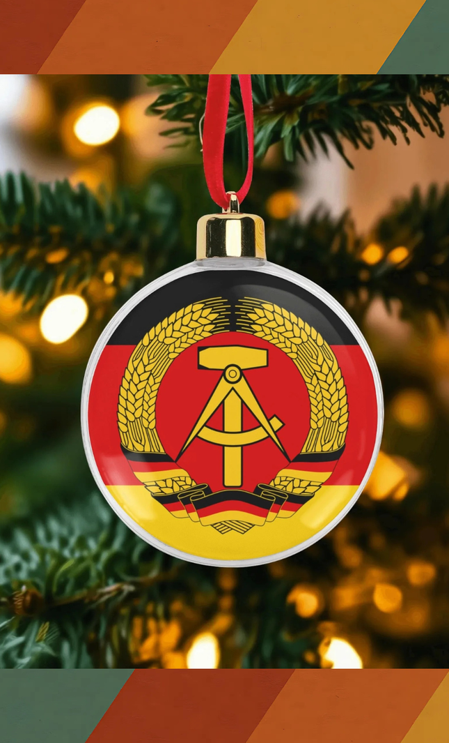 Weihnachtskugel mit DDR-Wappen