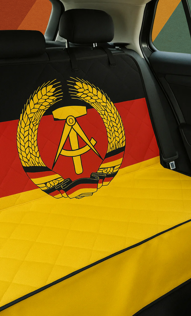 DDR Autoschutzdecke für Hunde mit Fahne