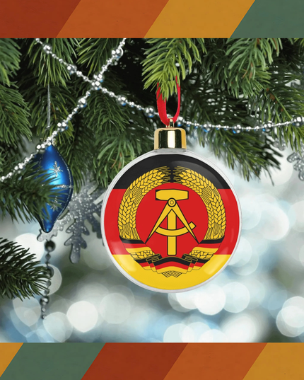 Weihnachtskugel mit DDR-Wappen
