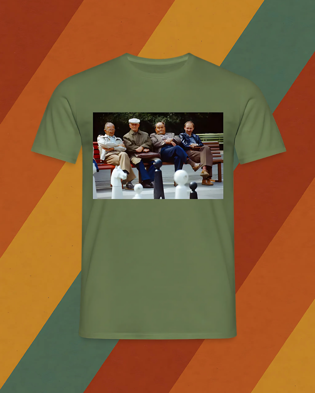 DDR T-Shirt – Parkbank-Politbüro mit Schachblick