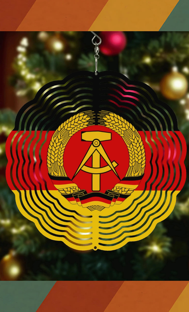 Windspiel Weihnachtsbaum aus Aluminium