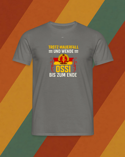 Mann trägt Ossi T-Shirt Ostdeutschland Stolz