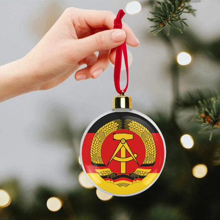 Weihnachtskugel mit DDR-Wappen