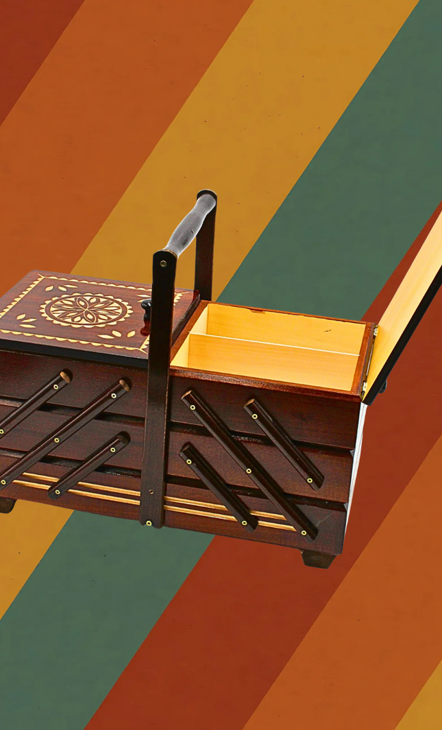 Omas Nähkästchen - Echt Eiche, 7 Fächer & für die Ewigkeit