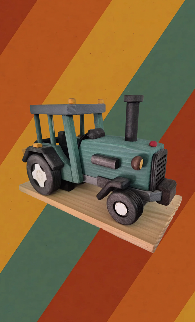 Räuchermann Traktor DDR LPG aus Buchenholz handgefertigt
