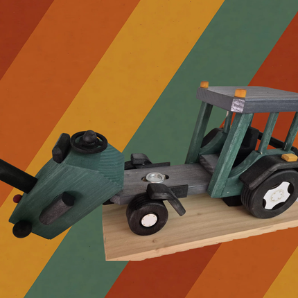 Räuchermann Traktor DDR LPG aus Buchenholz handgefertigt