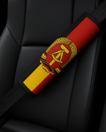 DDR Gurtpolster Auto mit Fahne