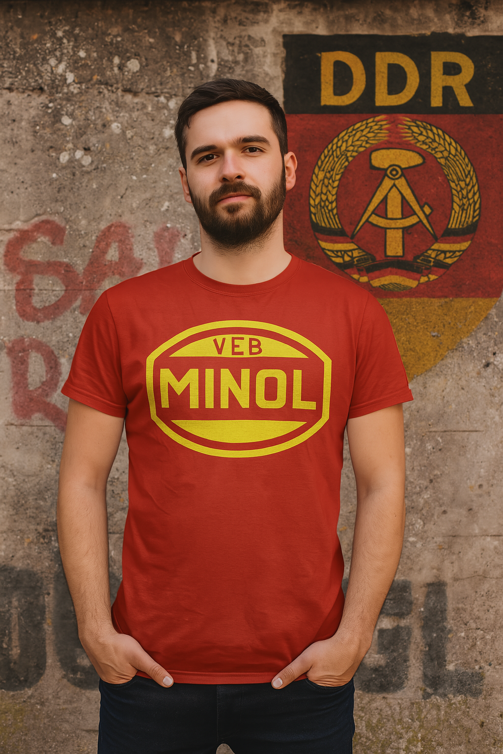 VEB MINOL T-Shirt – DDR-Tankstellenkult in Rot-Gelb