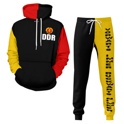 DDR Trainingsanzug mit Wappen & Spruch All Over
