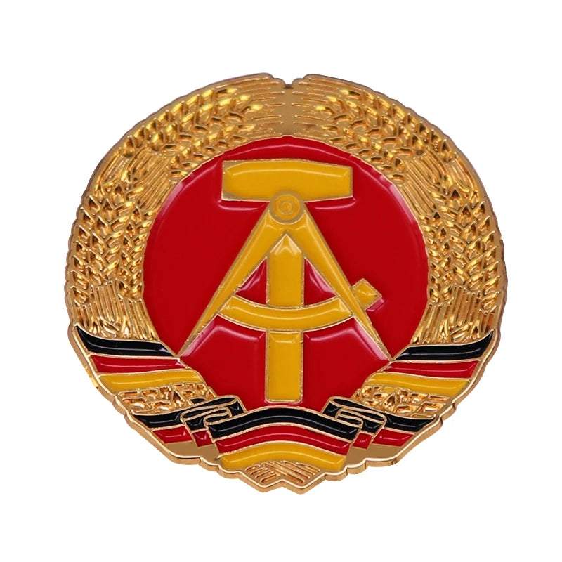 DDR Anstecknadel mit Staatswappen