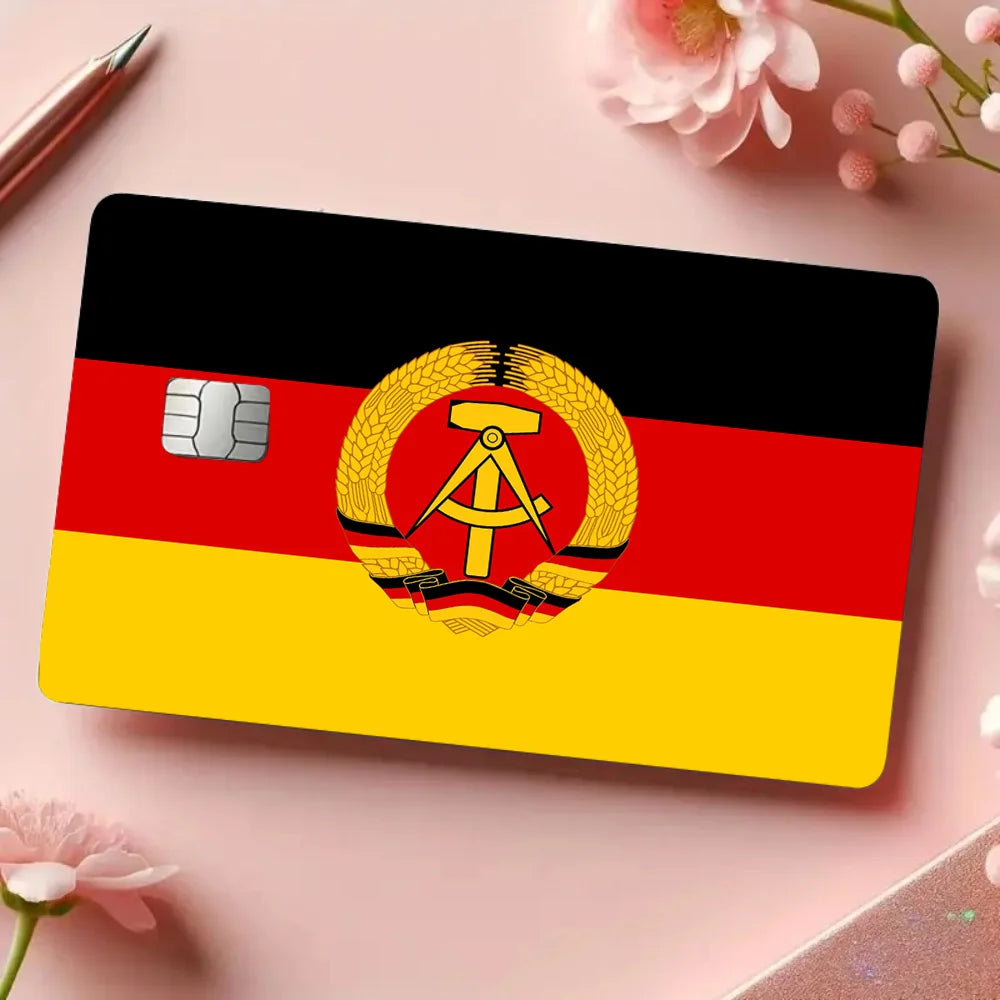 DDR Kartenhülle mit Wappen und Motiven der Deutschen Demokratischen Republik