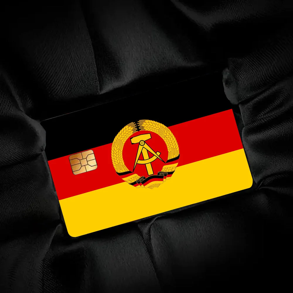 DDR Kartenhülle mit Wappen und Motiven der Deutschen Demokratischen Republik