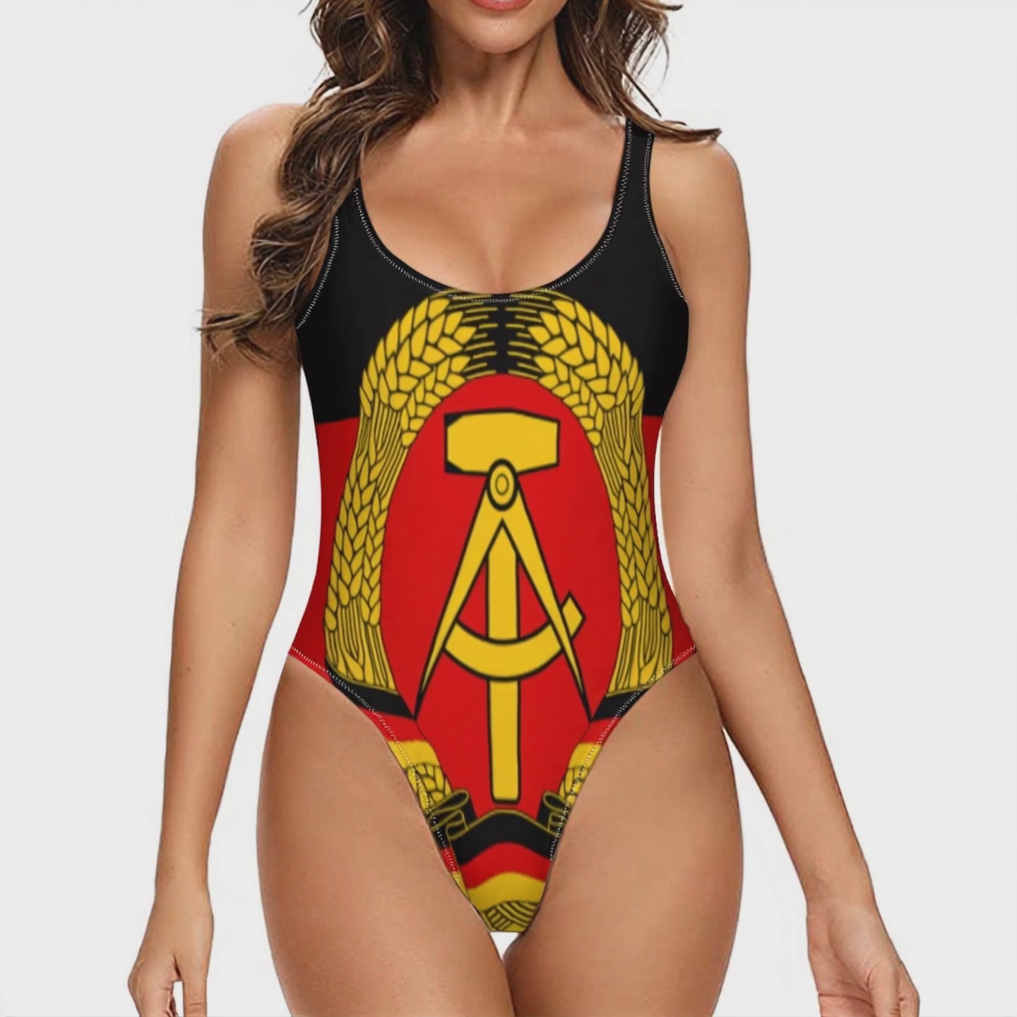 DDR Damen Badeanzug – Retro Swimsuit mit All-Over Flaggen-Design