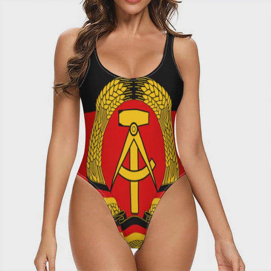 DDR Damen Badeanzug – Retro Swimsuit mit All-Over Flaggen-Design